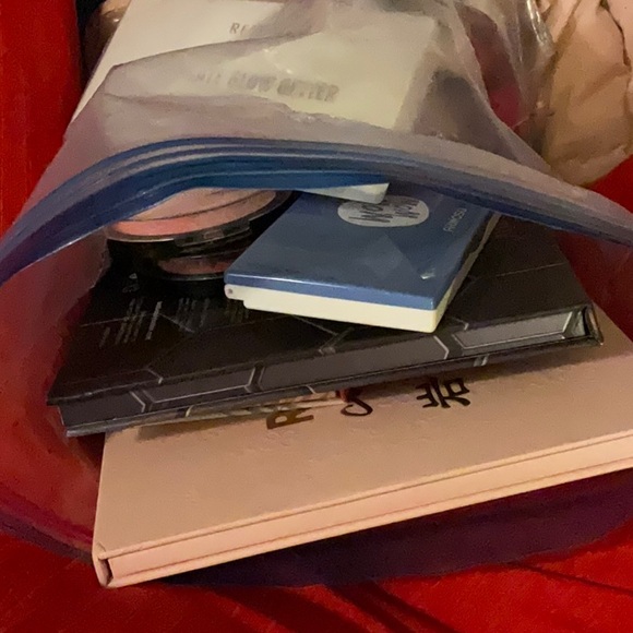 Assorted Makeup Collection - Picture 3 of 3